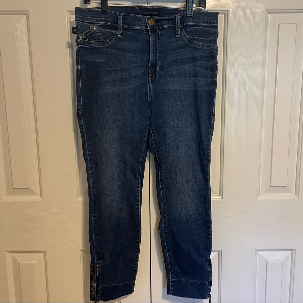 Rock & Republic Skinny Jeans w/ Zipper Detail at Hem & Faux Front Pockets